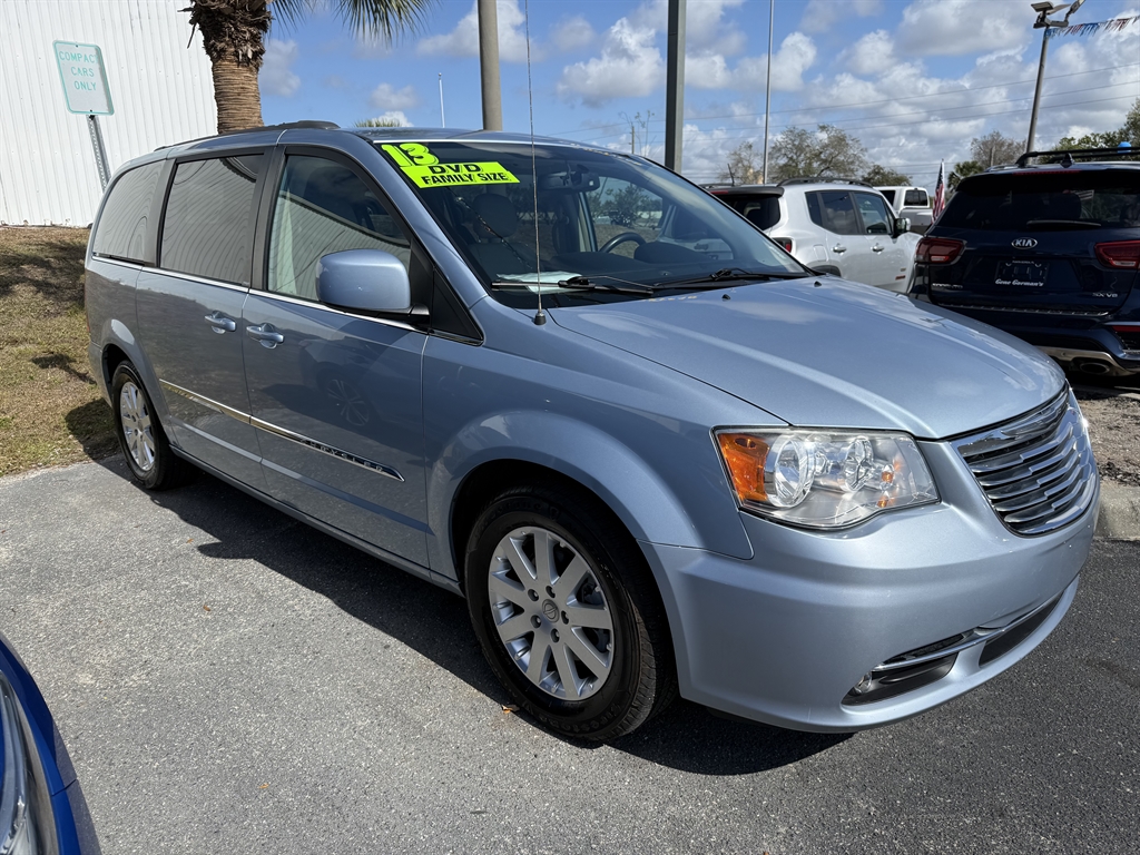 2013 Chrysler Town & Country Touring
