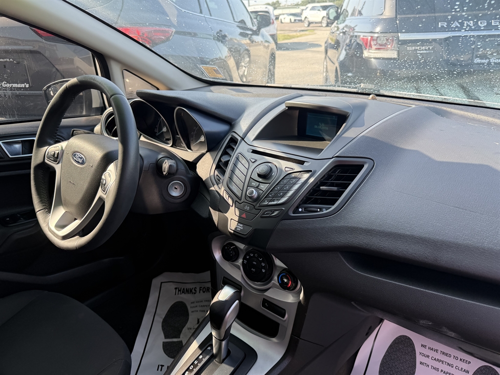 2015 Ford Fiesta SE - Photo 8